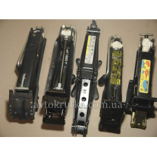 Домкрати Volkswagen. На всі популярні моделі Volkswagen. Оригінал, заводські домкрати під VW.