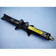 Домкрат Toyota Verso 2009-2018 - 091110F020