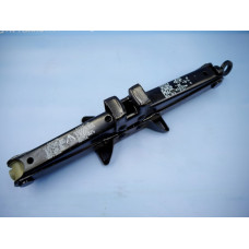 Домкрат Toyota Yaris 2 2006-2011 - 09111-05010