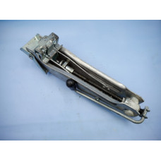 Домкрат Volkswagen Jetta 4 1998-2005 - 8L0011031A