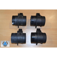 Расходомер воздуха Audi Q5 2.0 TDI 2008- 125Кв/170Лс 105Кв/143Лс 0281002735 03G906461C (Ауди Ку5, Ауді Кв5)