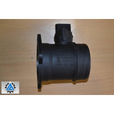 Расходомер воздуха Audi A4 B6 2.0 BENZ 2.0 TFSI 2000-2004р. 0280218058 06B133471A (Ауди А4,Ауди A4)