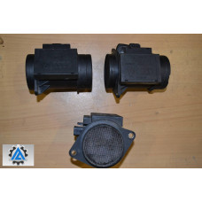 Расходомер воздуха Volkswagen Caddy 1.9 tdi 1996-2004 г. (Фольксваген Кадди, Фольцваген Кадди)