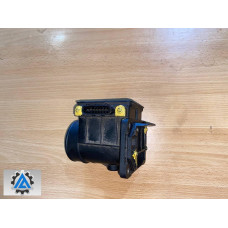 Витратомір повітря Mitsubishi Carisma 1.6 BENZ 1995-2006 E5T05271 MD172454 (Міцубісі Каризма, Міцубіші Карізма)